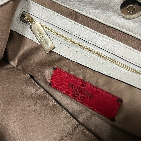 VALENTINO Garavani Floral Applique Leather Tote in White - Picture 11 of 16